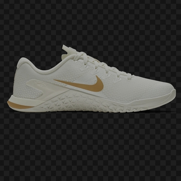 nike metcon white gold